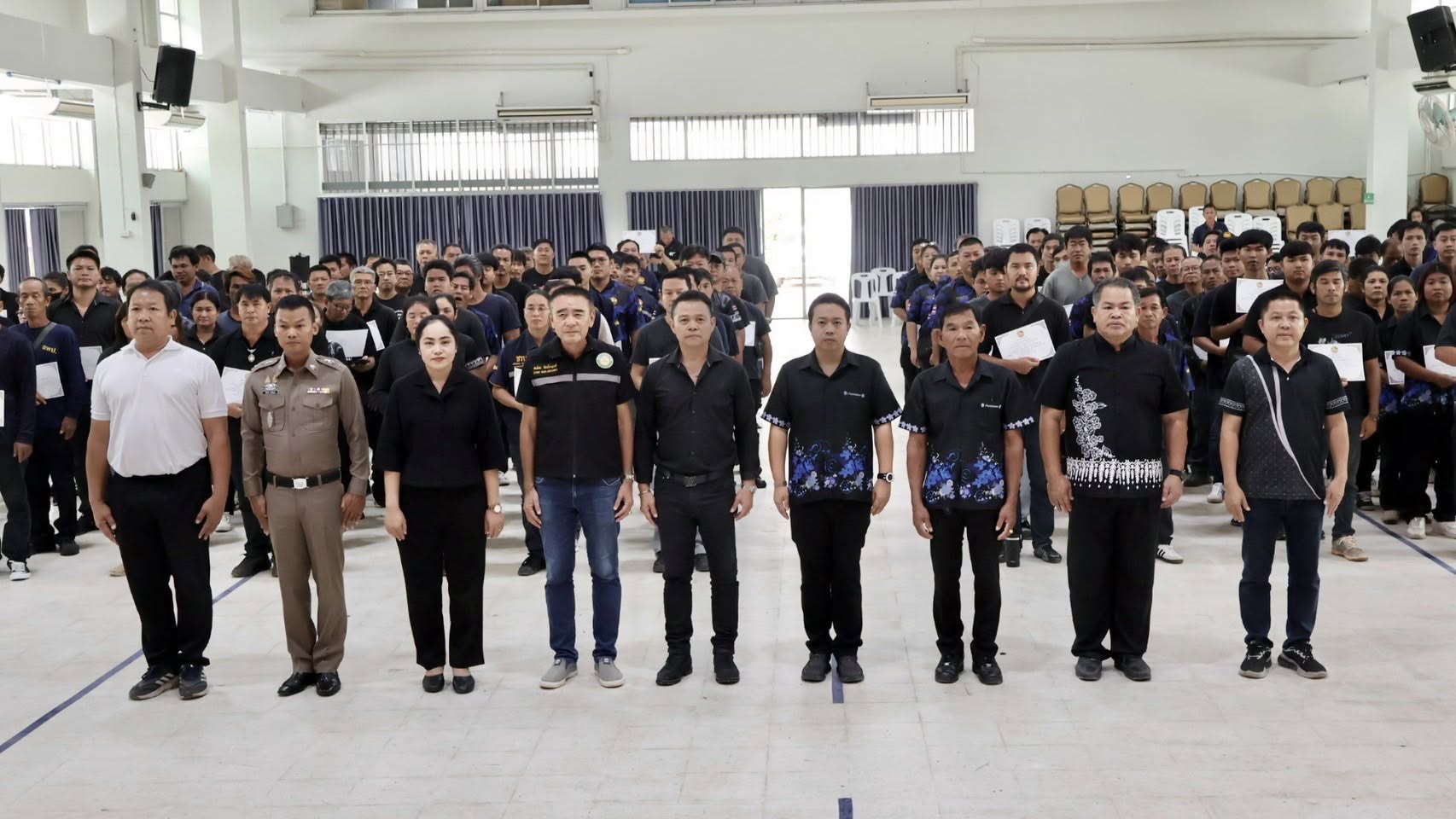 สพอ.บ่อทอง เข้าร่วมพิธีมอบวุฒิบัตรผู้ที่ผ่านการอบรมหลักสูตร ชุดรักษาความปลอดภัยหมู่บ้าน เนื่องในโครงการพัฒนาเสริมสร้างศักยภาพราษฎร ด้านการรักษาความปลอดภัยหมู่บ้าน (รุ่นที่1)